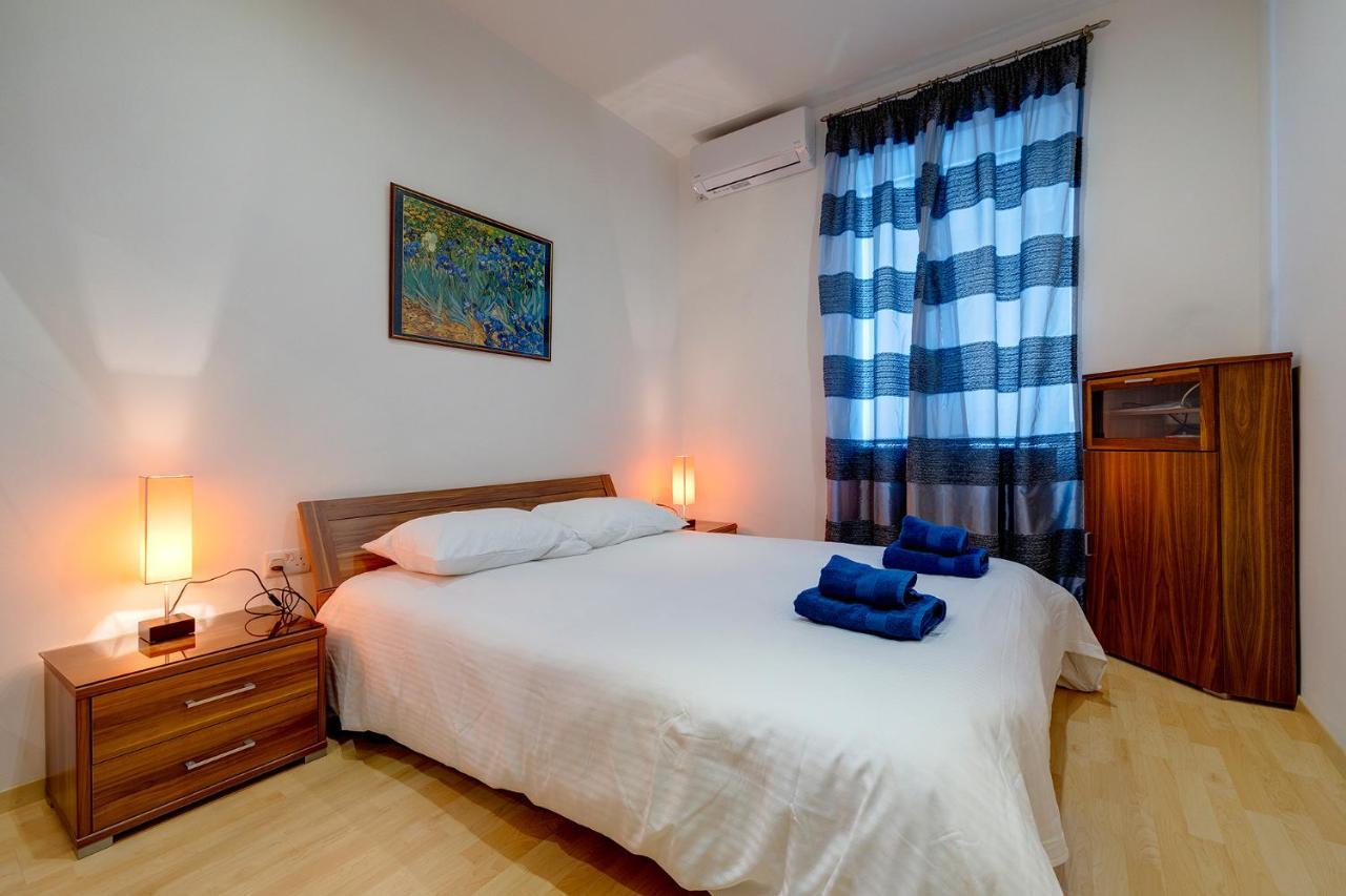 Unbeatable Location Valletta And Harbour Views Apartment Sliema Bagian luar foto