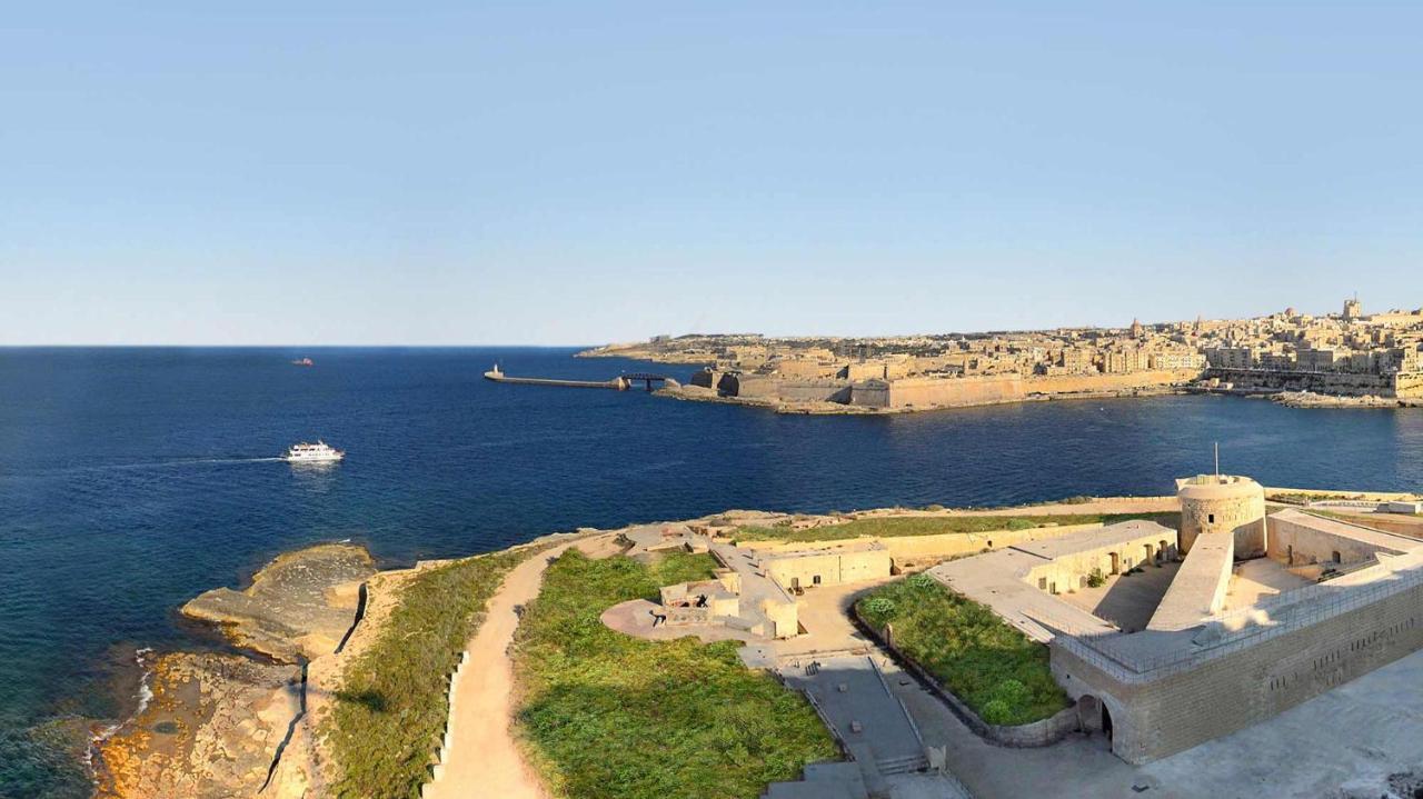 Unbeatable Location Valletta And Harbour Views Apartment Sliema Bagian luar foto