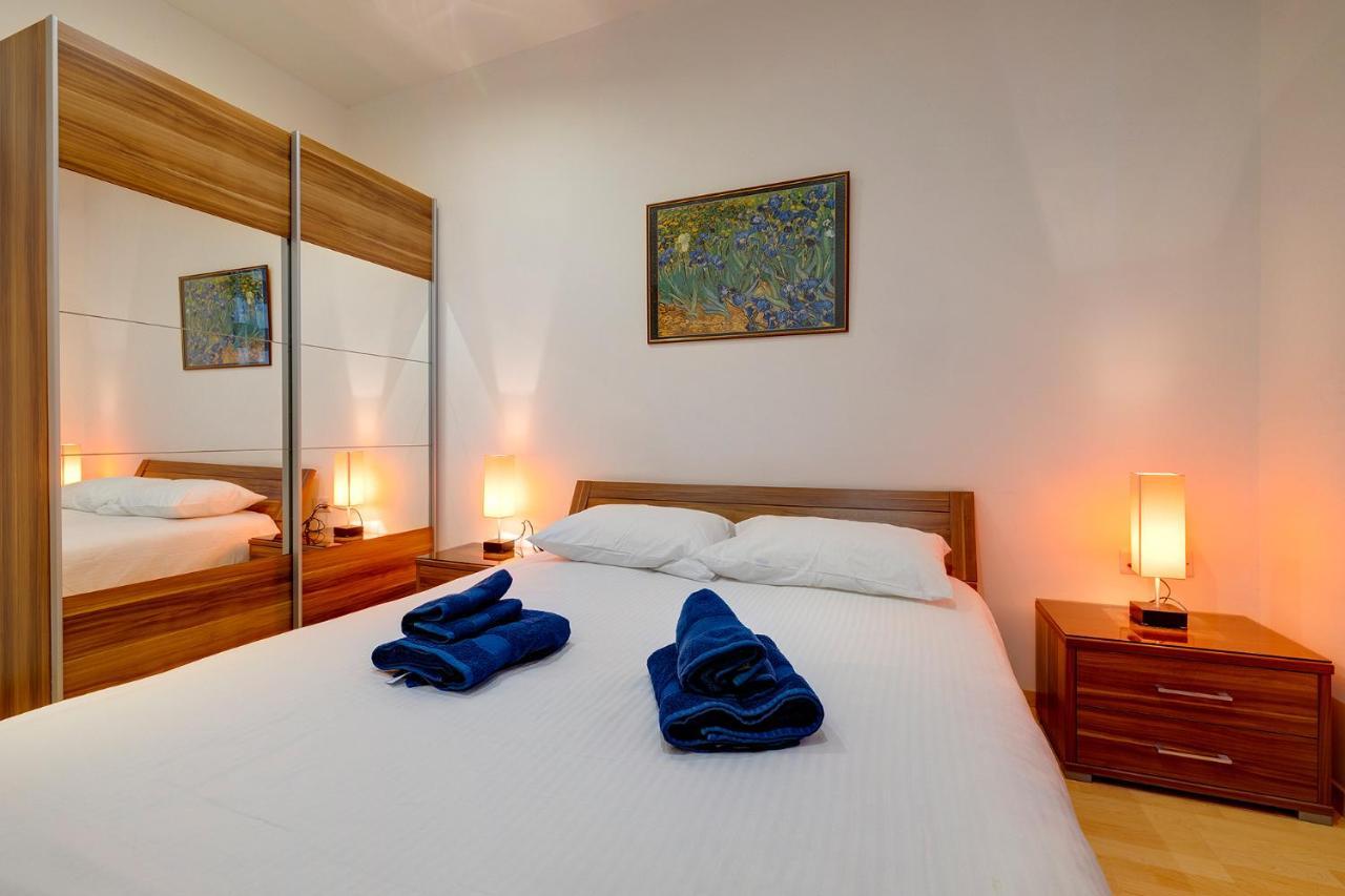 Unbeatable Location Valletta And Harbour Views Apartment Sliema Bagian luar foto