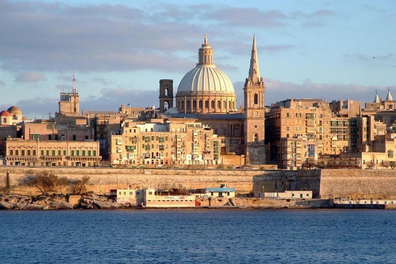 Unbeatable Location Valletta And Harbour Views Apartment Sliema Bagian luar foto