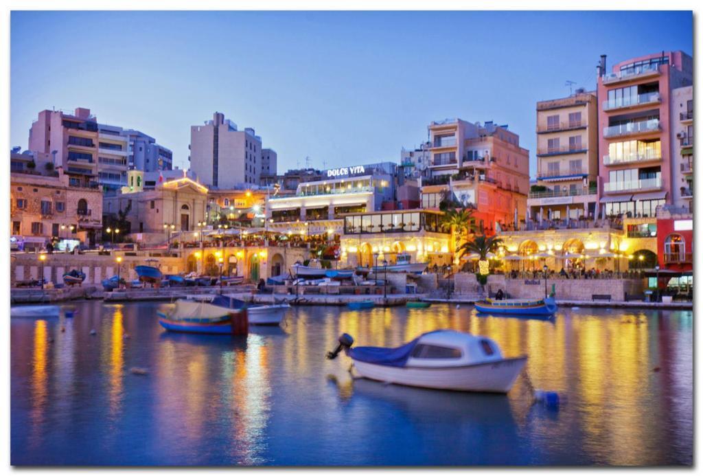 Unbeatable Location Valletta And Harbour Views Apartment Sliema Bagian luar foto