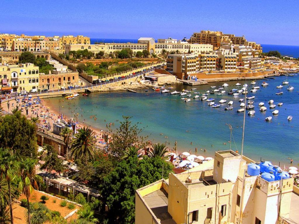 Unbeatable Location Valletta And Harbour Views Apartment Sliema Bagian luar foto